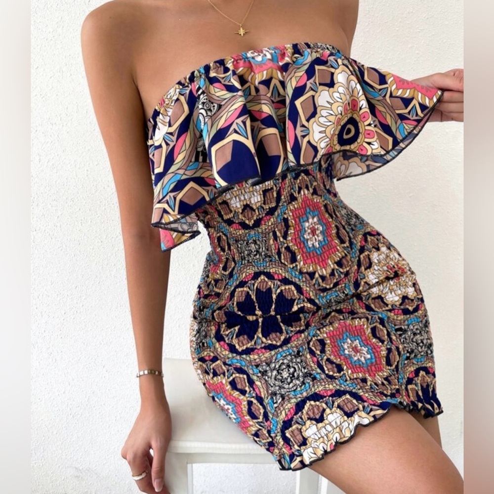 SHEIN Strapless Flattering Dress